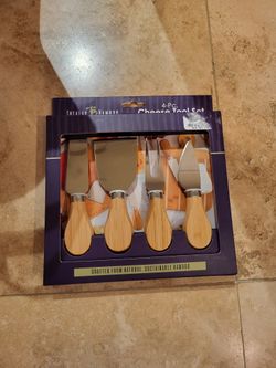 New In Box Totally Bamboo Set Of 4 Cheese Knives