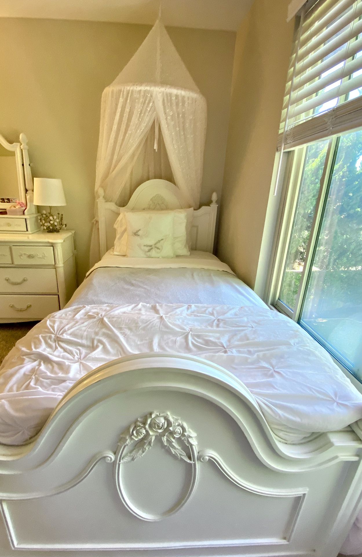 Young America (Stanley Furniture) Bedroom Set, Avocado Mattress, & Pottery Barn Decor Bedding 
