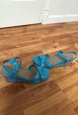 Girls sandals size 4