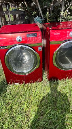 Samsung Washer and Gas Dryer W Stands