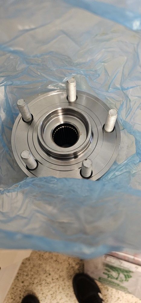 Wheel Hub Dodge Avenger 
