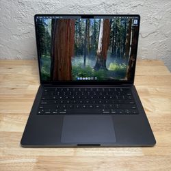 MacBook Pro M4 24GB RAM 512GB Storage