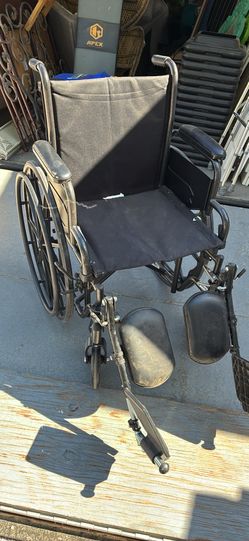 Medline standard wheelchair