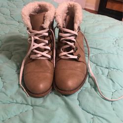 Women’s Boots Size 7