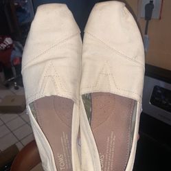 Toms