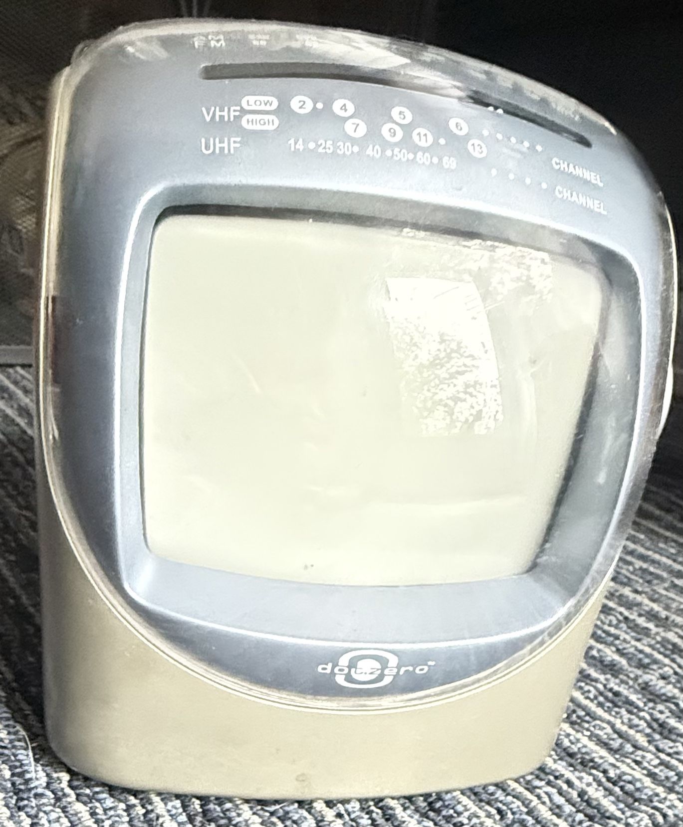 DotZero AM/FM Portable Television & Radio,