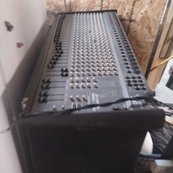 Peavey Mixer