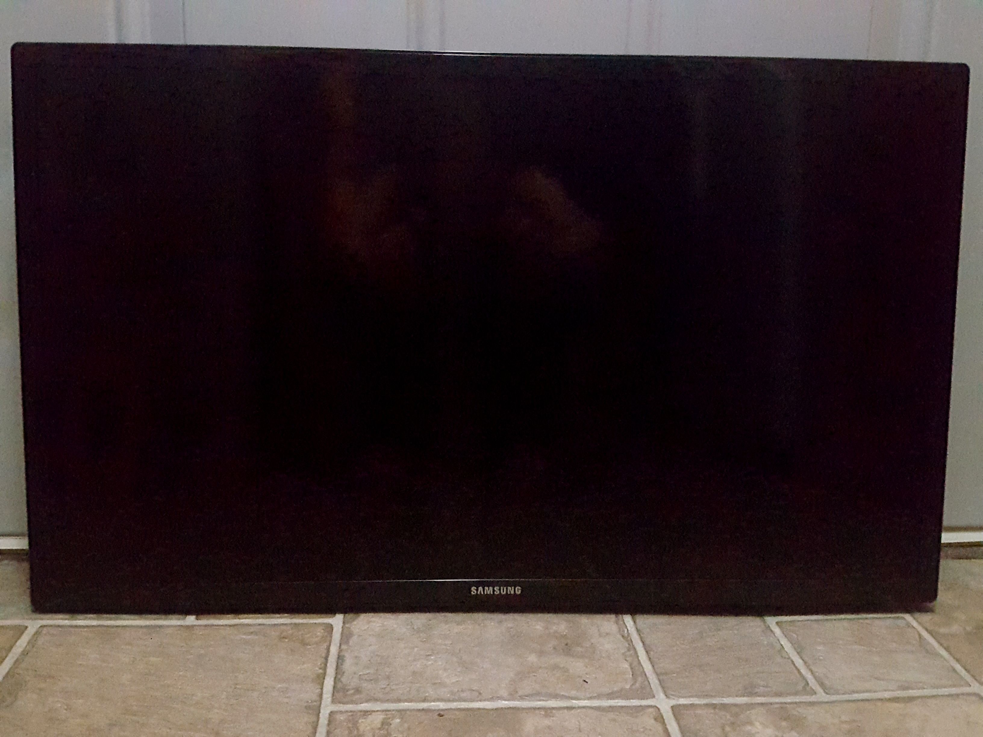 Samsung 28" LED Flatscreen TV/monitor- great condition!