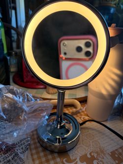 LED Lighted Vanity Makeup Mirror