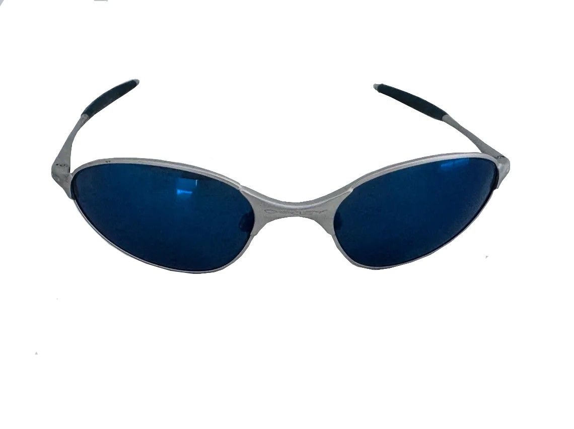 2000 Oakley C Wire™ Silver Ice Iridium Vintage Sunglasses