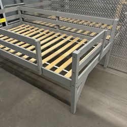 Twin full bunk Bed