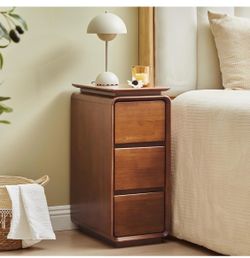 Solid Wood Nightstand, Fully Assembled Narrow Bedside Table for Bedroom Mid-Century Modern End Table Sofa Side Table with 3 Drawers & Hidden Handles f