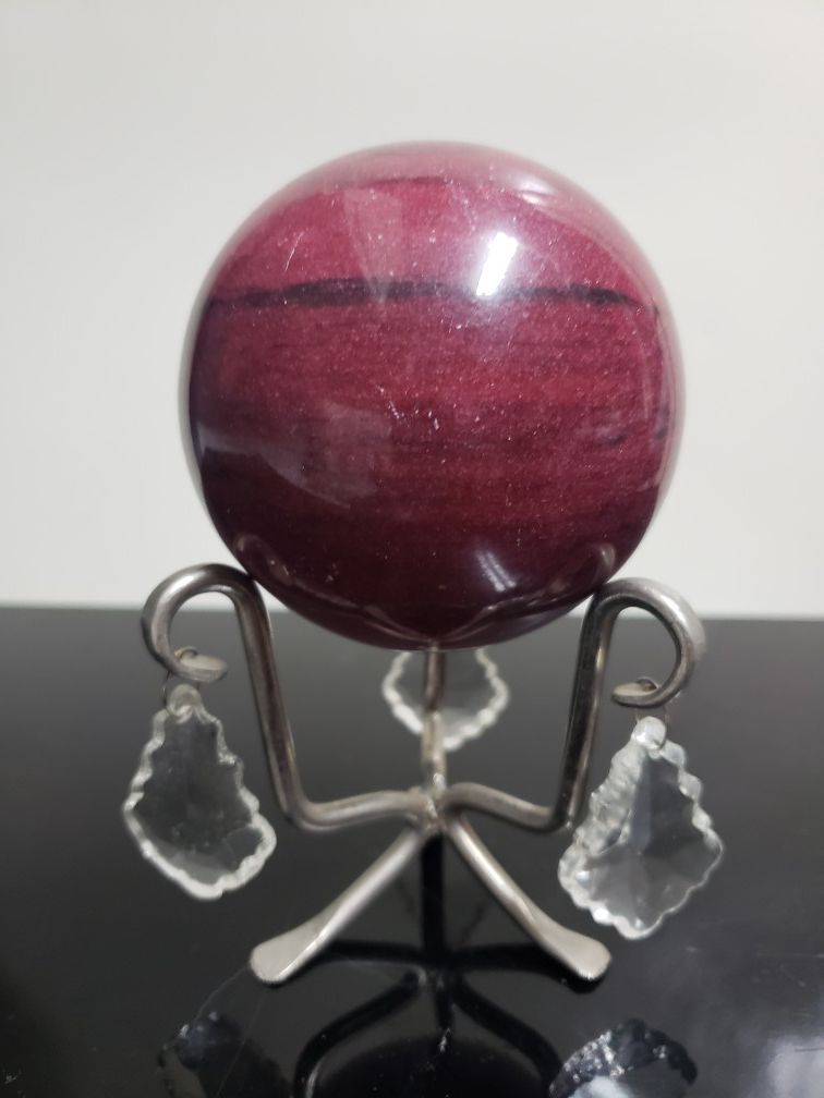 3" red marble orb w/ 3-crystal metal stand