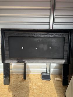 Black headboard side rails and foot board