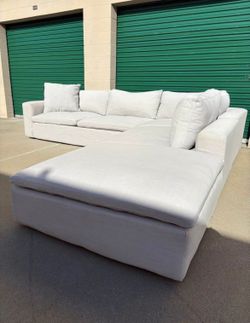 Living Spaces Cloud Couch 🛻Delivery Available🛻