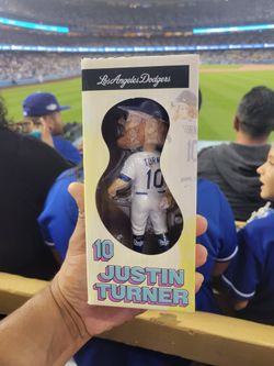 Justin Turner Pitching Bobblehead $40