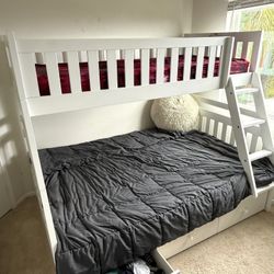 Bunk Bed w/ Drawers (twin over full)