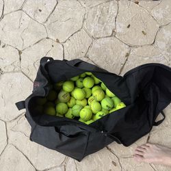 Tennis balls