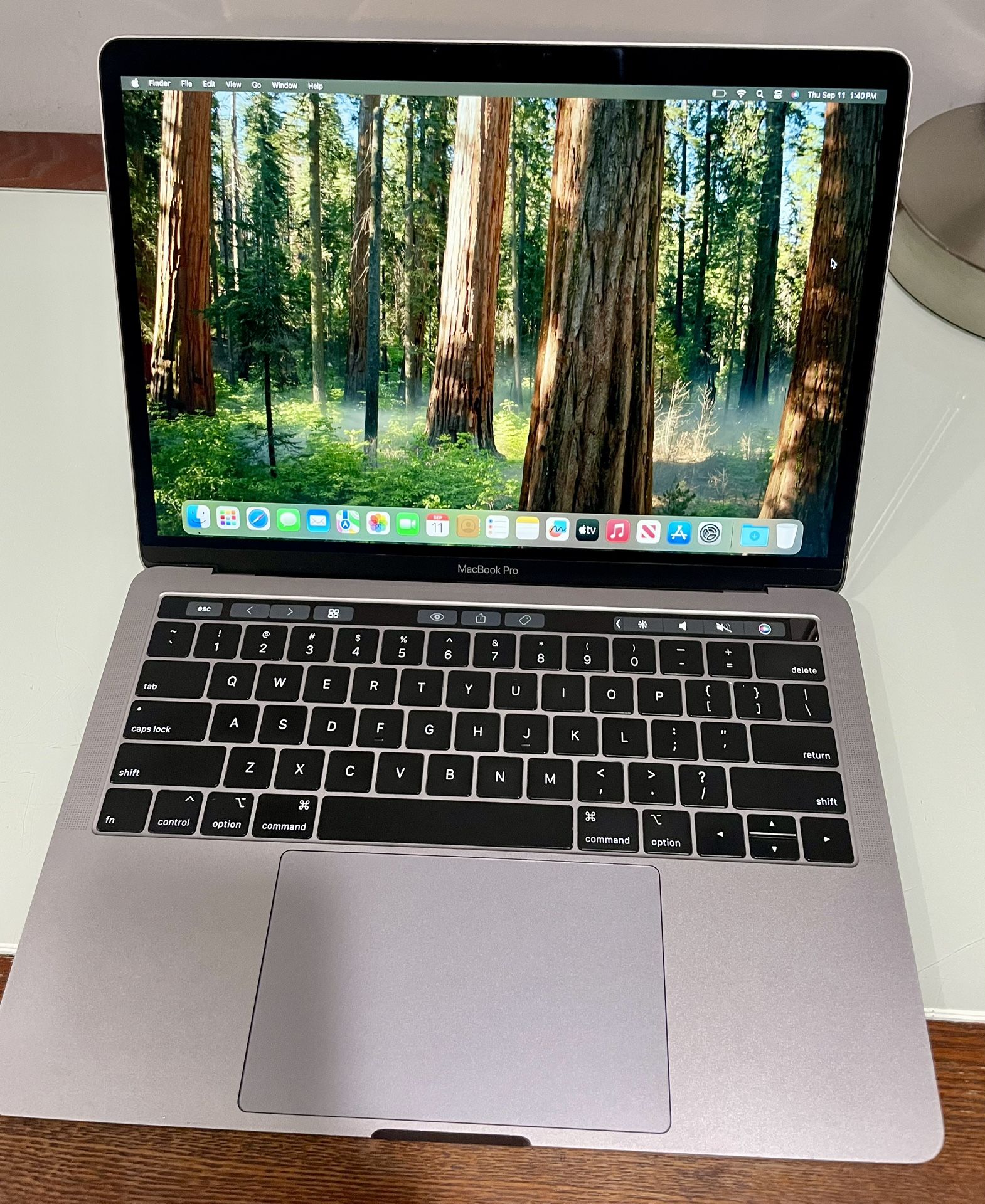 MacBook Pro w/ Touchbar 13.3"