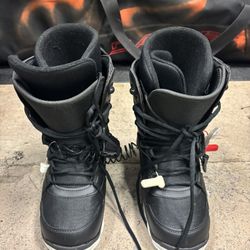 New 5th Element ST-1 Snowboard Boots, Size 7