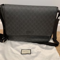 Authentic Gucci messenger crossbody bag