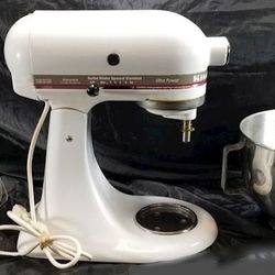 KitchenAid Ultra Power KSM90 4.5 Qt Tilt-Head Stand Mixer - White w/2 Attachment