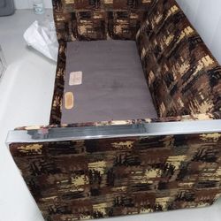 Englander Triangle Vintage Love Seat