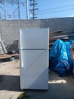 Refrigerator For Sale