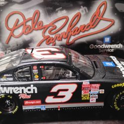 1st Made 2001 Dale Earnhardt GM Goodwrench Service Plus 1:18 Scale  Stock Car