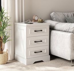 Set of 2 nightstand new in box!! $100