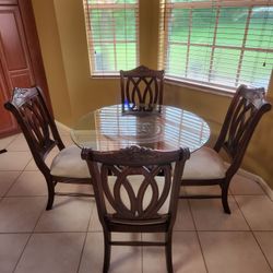 Breakfast /  Dining Table With Chairs 