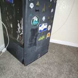 Mini Fridge 