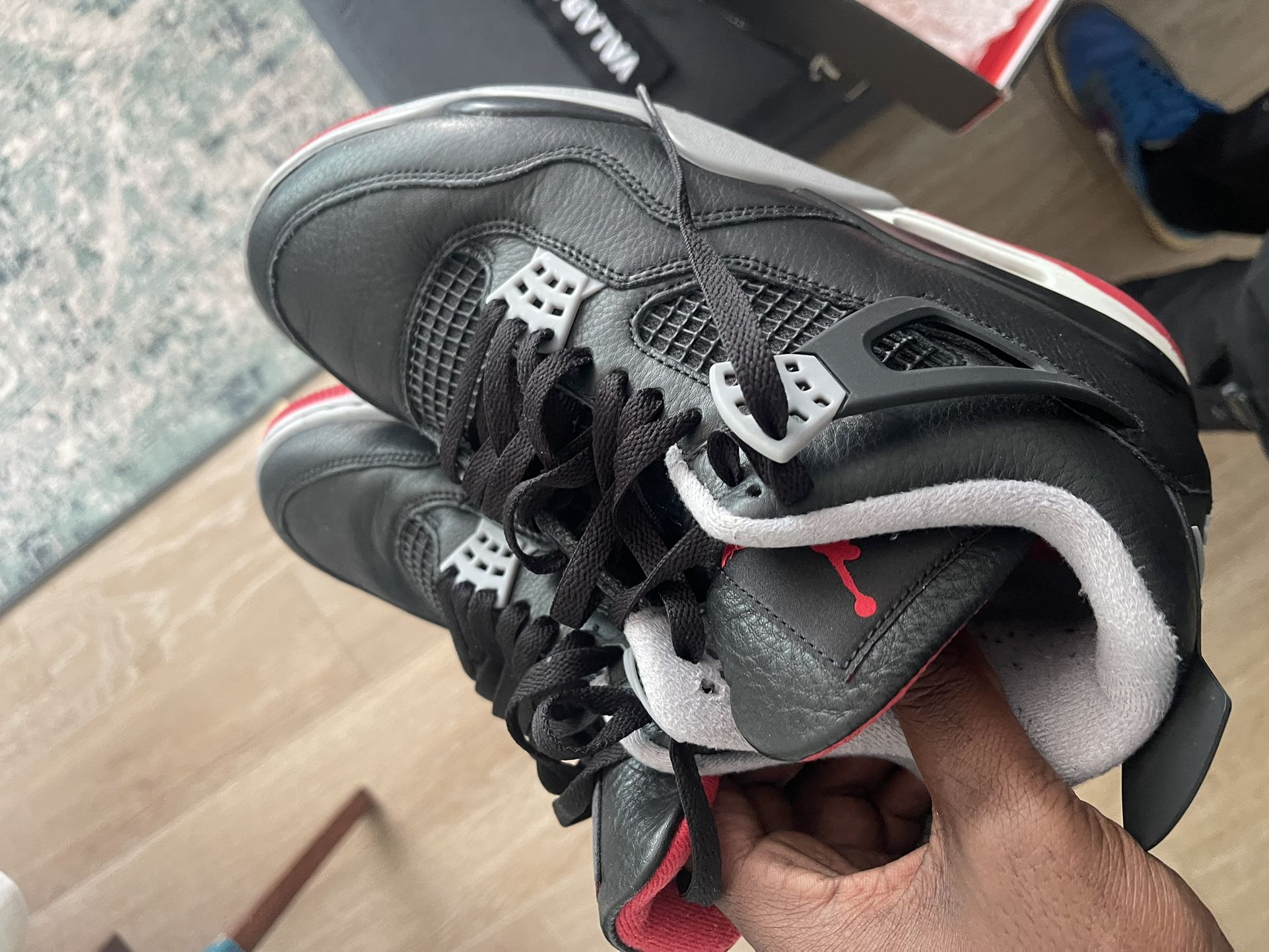 Bred 4s Sz 9.5 9.5/10