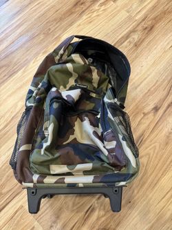 Rockland 17" Rolling Backpack – Camo / Camouflage (Great Condition)