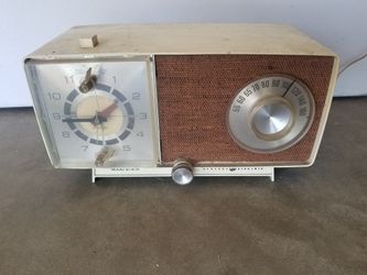 Vintage General Electric Clock AM Radio