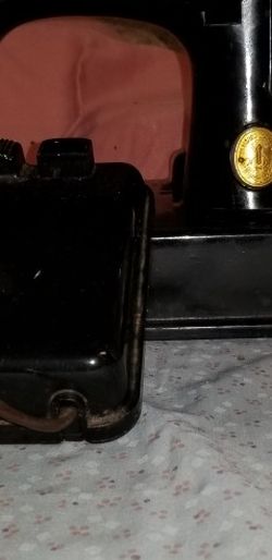 Singer antique someone machine