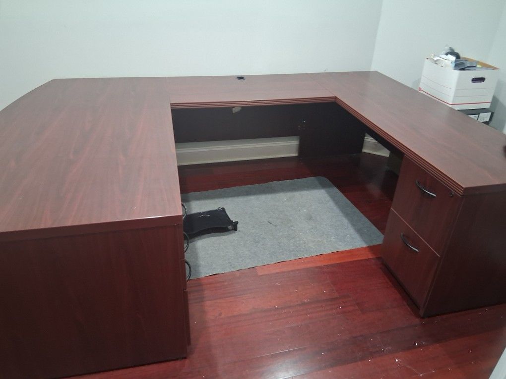 Muti- Purpose Oakwood Office Desk 