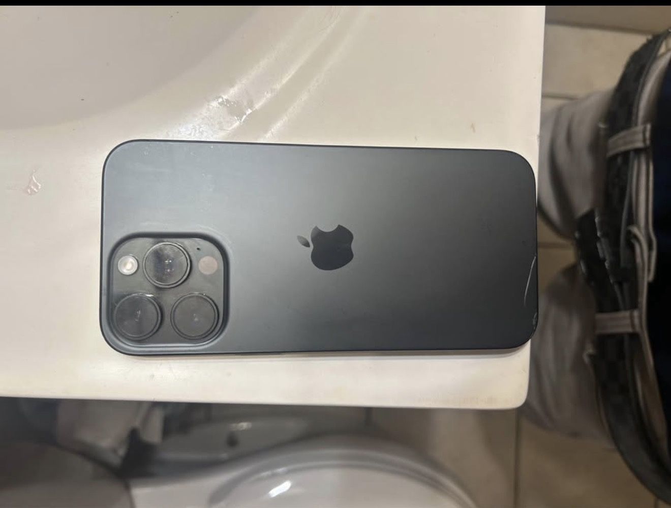 iPhone 16 Pro Max (250 Gb)