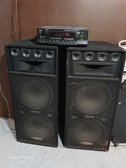 Pyle receiver with 2 gemsounds house speakers.