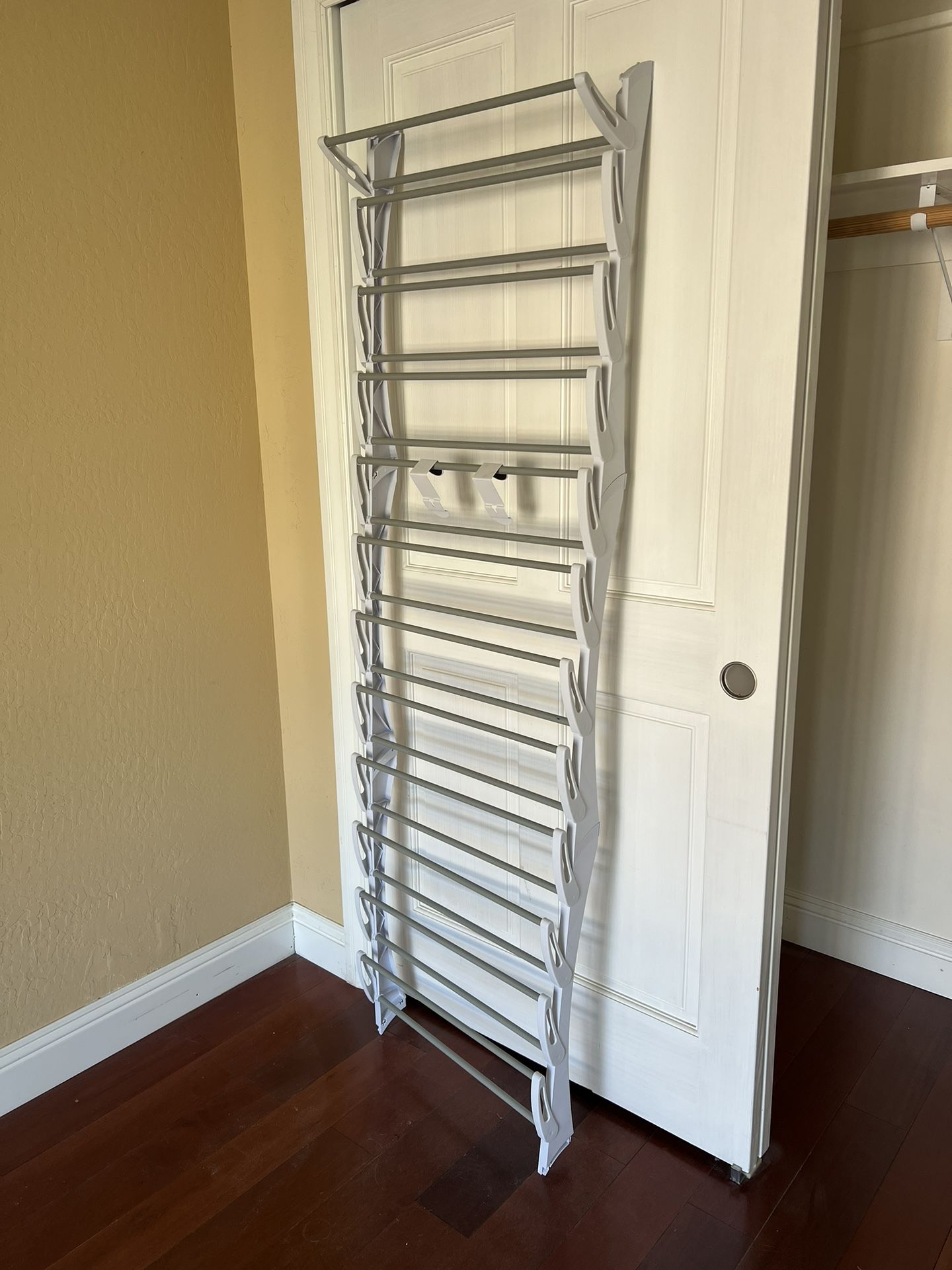 Shoe Rack With Foldable Non Slip Bars