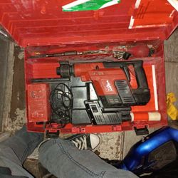 Hilti TE 5 A Hammer drill with battery charger and 2 batteries