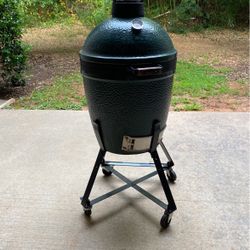 STILL AVAILABLE  Big Green Egg Grill BBQ Size Medium Greenville Poinsett Hwy