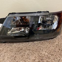 Brand New Factory OEM 2013-2020 Dodge Journey Left Black Halogen Headlight NIB
