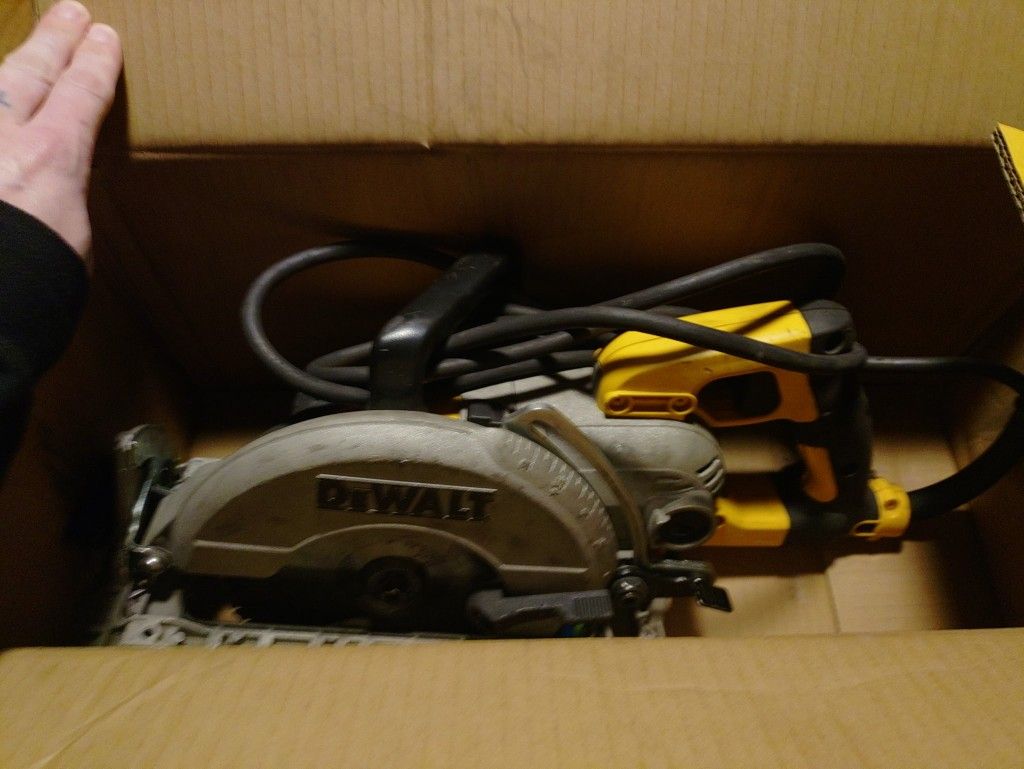 Dewalt Circular Saw