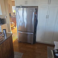 Whirlpool Refrigerator 