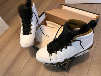 Jordan 9 Statue Sz 9.5