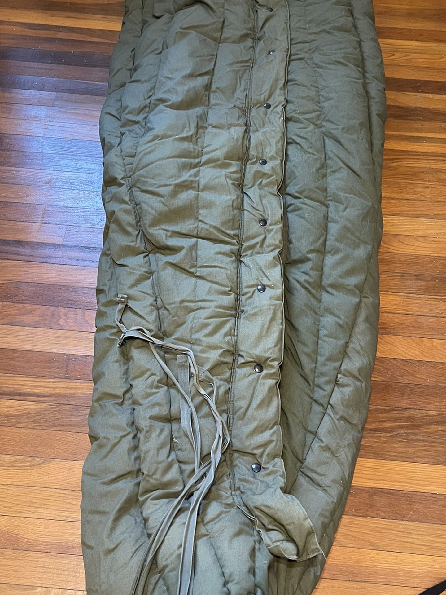 Very Nice Vintage TINNIER Extreme Cold Army Sleeping Bag