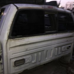 2005 F-150 Cab Sliding Back Glass