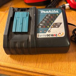 Makita Charger