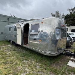 Airstream Trailer 31ft 1971